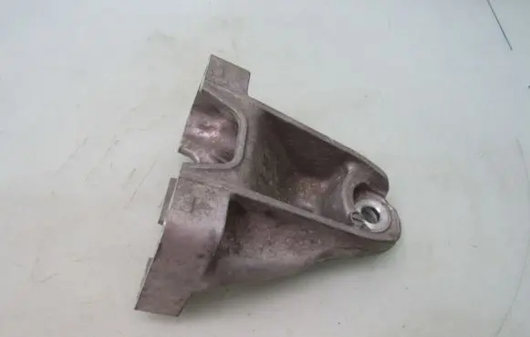 Lexus IS III XE30 Engine mounting bracket