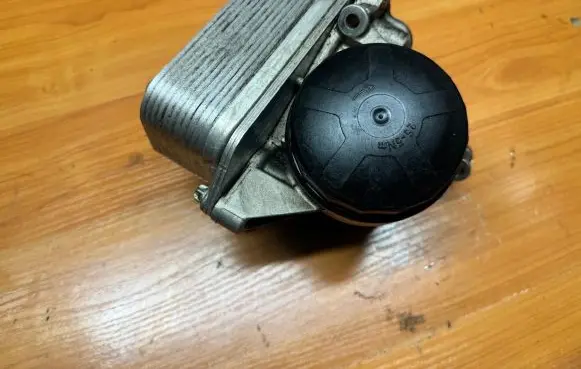 Engine oil radiator