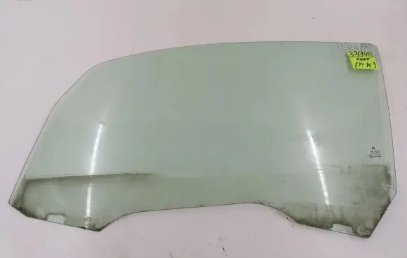 Mitsubishi Colt Front door window/glass (coupe) E643R00048