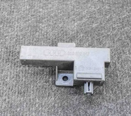 Audi RS5 Keyless system antenna 8K0907247