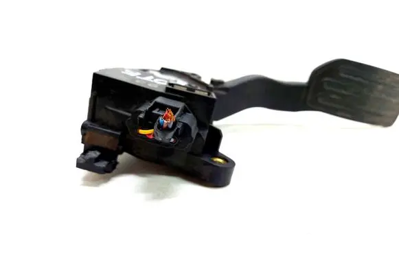 Nissan Note (E12) Accelerator throttle pedal 25713B00672 180021HMOB