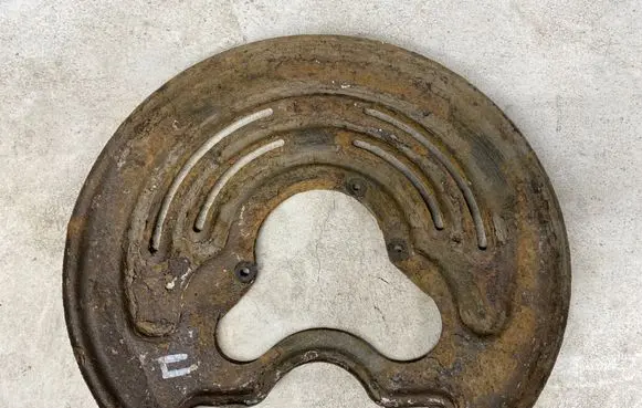 Opel Vivaro Rear brake disc plate dust cover