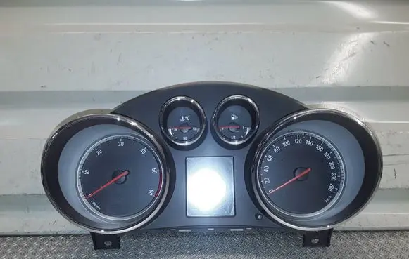 Opel Insignia A Speedometer (instrument cluster) 13333344