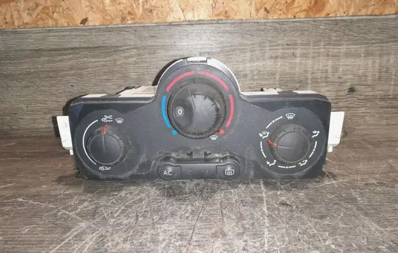 Renault Scenic I Climate control unit 69587003