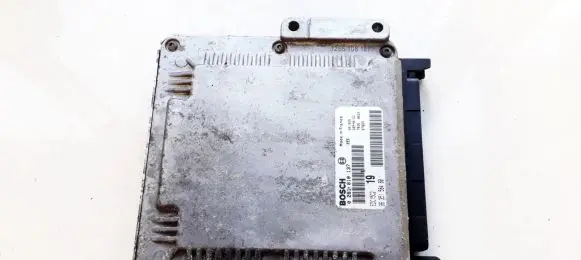 Citroen Xsara Picasso Engine control unit/module 0281010137 9635158480