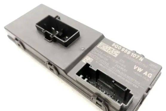 Volkswagen PASSAT B8 Tailgate/trunk control unit/module 5Q0959107N