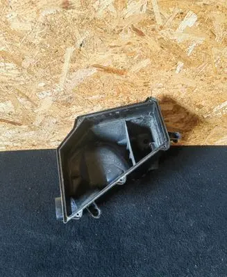 Volvo C70 Air filter box 31319645