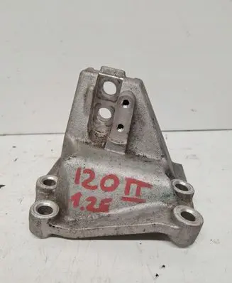Gearbox mounting bracket