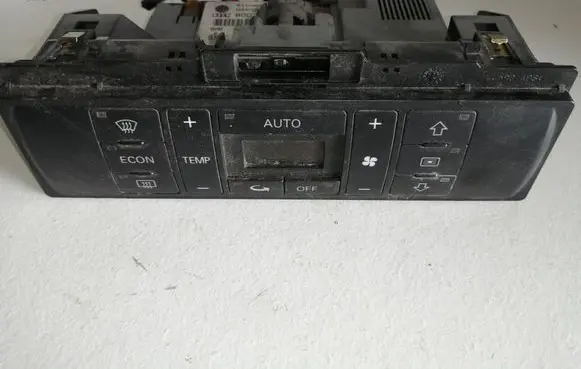 Audi A4 S4 B5 8D Climate control unit 8D0820043M
