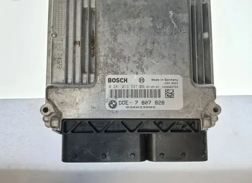 BMW 1 E81 E87 Engine control unit/module 7807828 030033082 0281013537