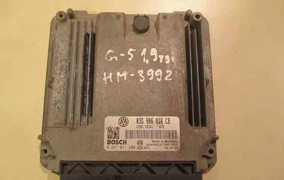 Volkswagen Golf V Engine control unit/module 03G906016CB