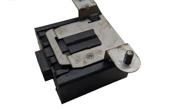 Mitsubishi Pajero Door central lock control unit/module MR305675 X4T63571M 1507