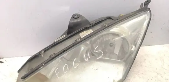 Ford Focus Headlight/headlamp 2M5113W030BE