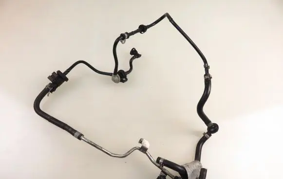 Audi A4 S4 B8 8K Fuel line pipe 06H906517B