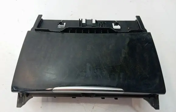 Mercedes-Benz CLS C218 X218 Ashtray (front) A2186800750