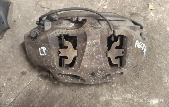 Front brake caliper
