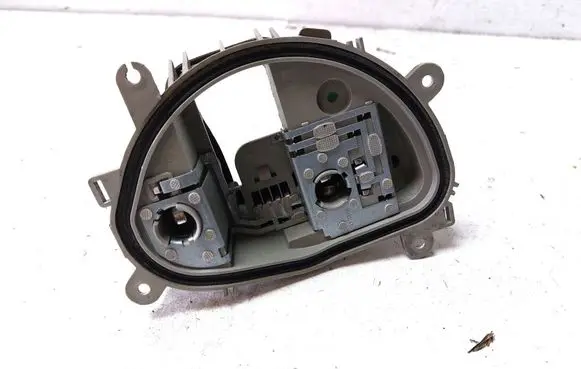 Ford B-MAX Tail light bulb cover holder AV1113N004A