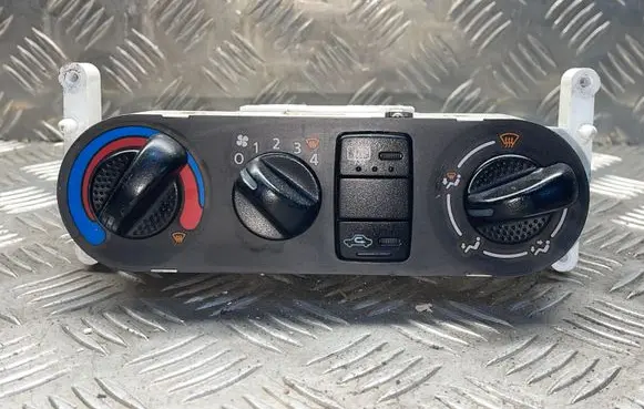 Nissan Almera Tino Climate control unit 017311010636 EB470