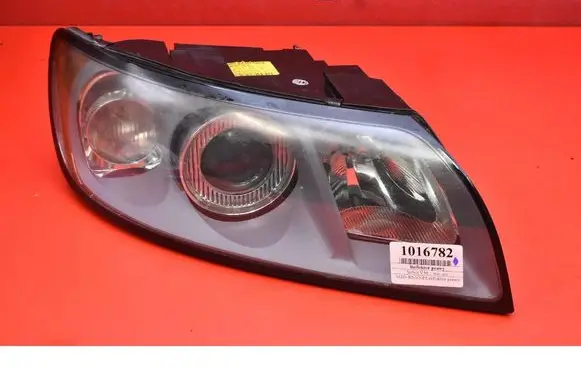 Volvo V50 Headlight/headlamp 31335222