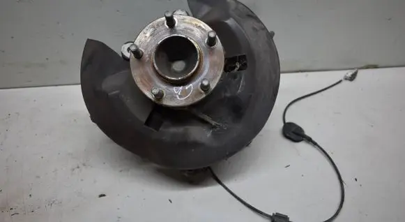 Mazda 3 II Rear wheel hub