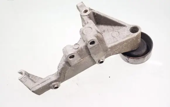 KIA Sorento Generator/alternator bracket 