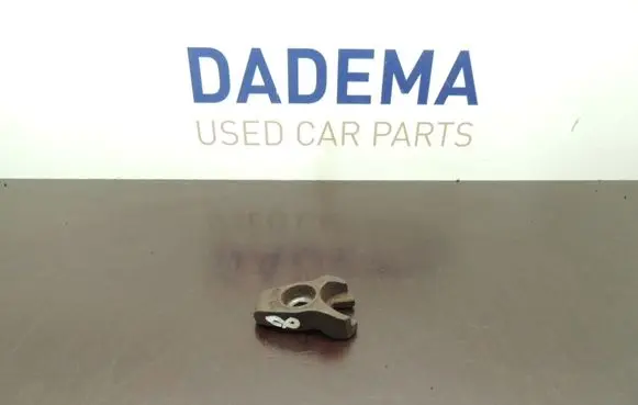 Peugeot 4007 Fuel Injector clamp holder DS8