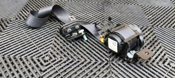 Dodge Challenger Front seatbelt TSX278710492