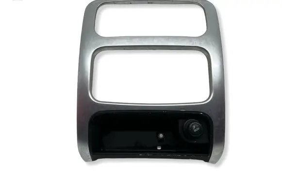 Jeep Cherokee III KJ Radio/GPS head unit trim 4562690