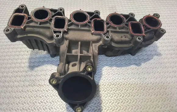 Volkswagen Caddy Intake manifold 03L129711A