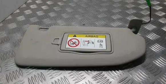 Volvo XC40 Sun visor