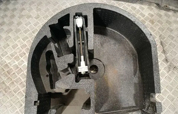 Volkswagen Polo V 6R Tool box 6R0863470A