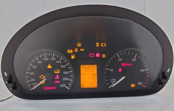 Speedometer (instrument cluster)