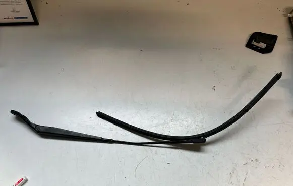 Mercedes-Benz Vito Viano W447 Windshield/front glass wiper blade 