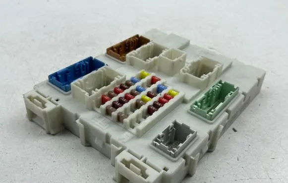 Volvo V40 Fuse module 31394963 3554194684 151214