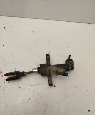Suzuki SX4 Clutch master cylinder 2351079J01 3167