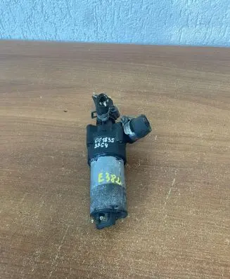 Mercedes-Benz E W210 Water pump 0018353564 E382