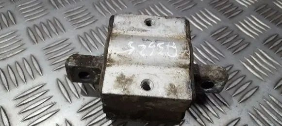 Mercedes-Benz C W203 Engine mount bracket 742710 220240