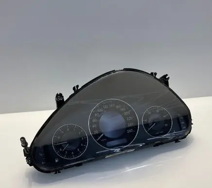 Mercedes-Benz E W211 Speedometer (instrument cluster) A2115400848 11008033000 2115400848