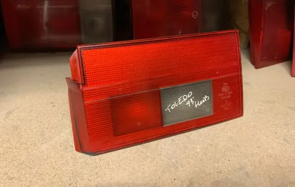 Seat Toledo I (1L) Tailgate rear/tail lights 961604