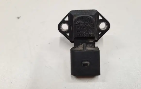 Volkswagen PASSAT B5 Air pressure sensor 0281002177 038906051