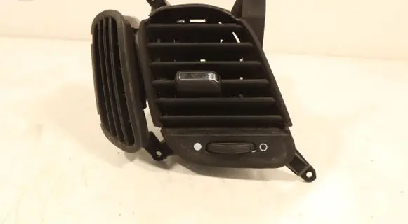Iveco Daily 35 - 40.10 Dashboard side air vent grill/cover trim