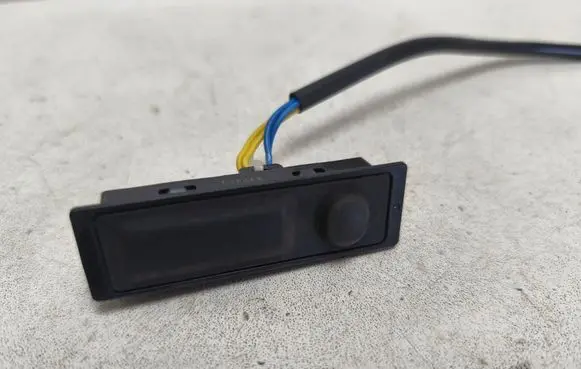 Nissan Qashqai Tailgate opening switch 