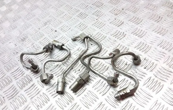 Mazda 6 Fuel injector supply line/pipe 