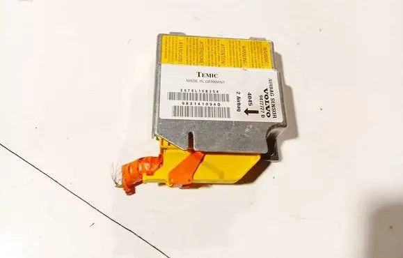 Volvo S70 V70 V70 XC Airbag control unit/module 9472727d 983141094d