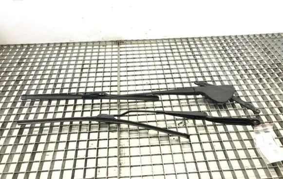 Mercedes-Benz C AMG W203 Front wiper blade arm