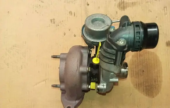 Renault Trafic III (X82) Turbo 54389700018 H8201067824