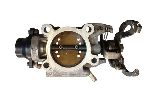 Suzuki Grand Vitara I Throttle body valve RF1L13640