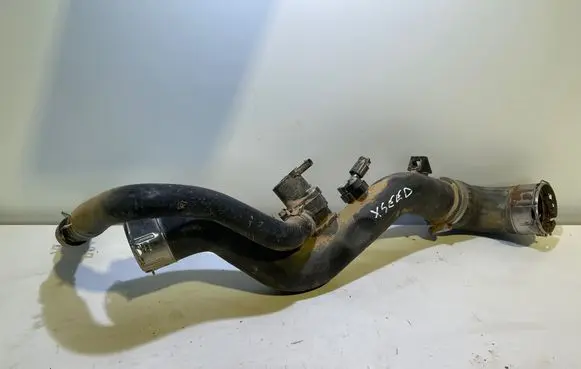 Intercooler hose/pipe
