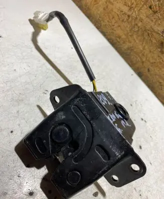 Tailgate/trunk/boot lock/catch/latch
