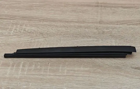 Audi A5 Sportback 8TA Windshield trim 8D9877782A